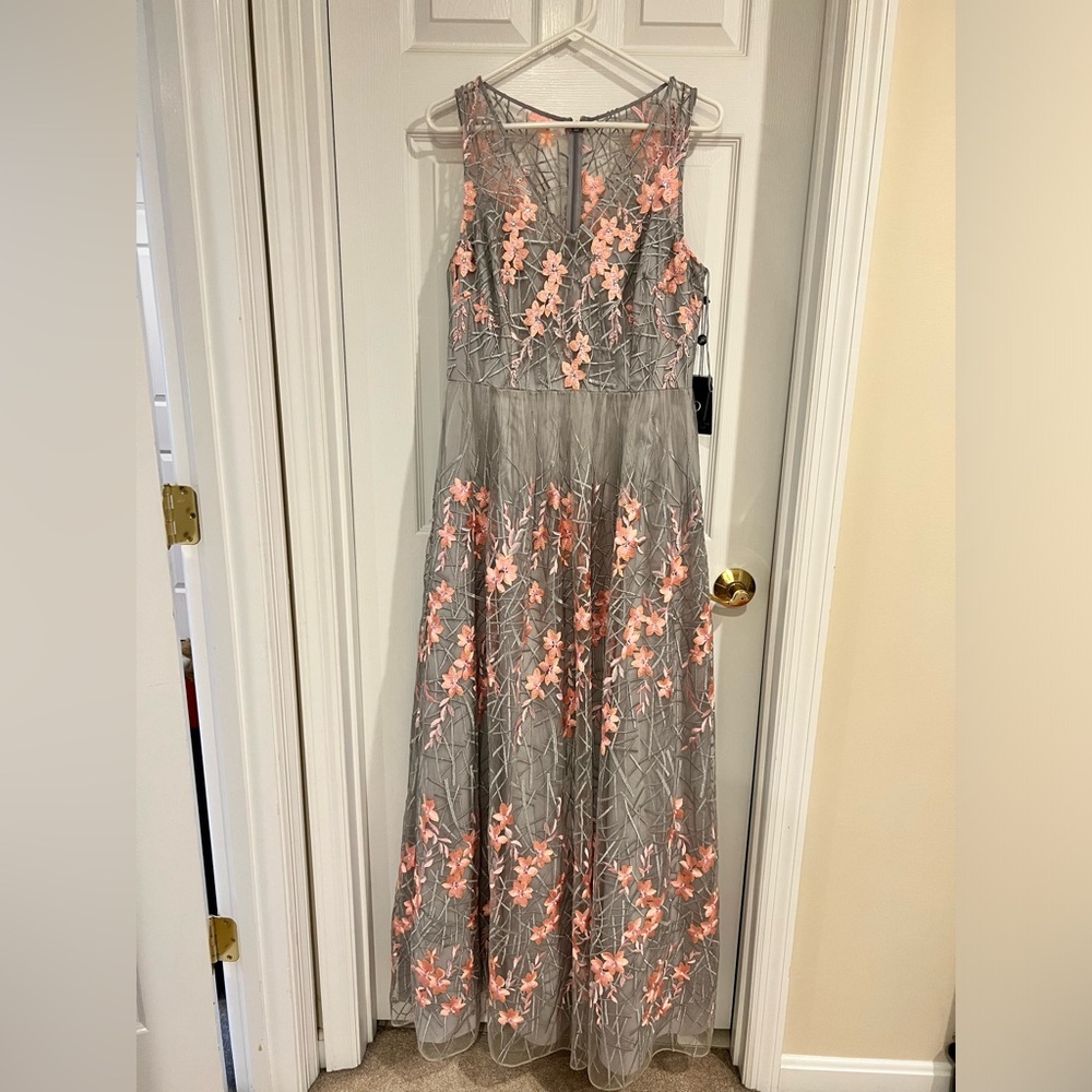 Adrianna Papell Women’s formal dress. Size 14. Never worn - with tags.